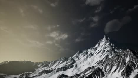 Nube-De-Tormenta-Sobre-Dolomitas